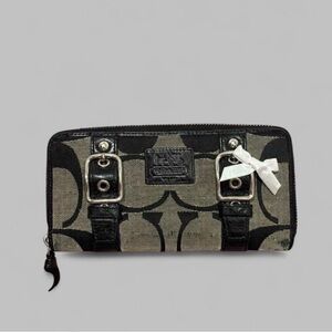 Coach Black and Cream Zip Wallet